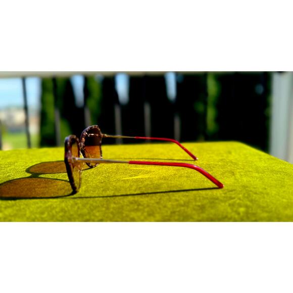 ? NIB Carolina Herrera Burgundy Oversized Sunglasses HER 0179/S Gold Temples main image 4